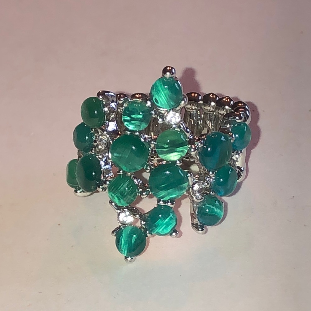 Green Cluster Silver Tone Boho Stretch Ring